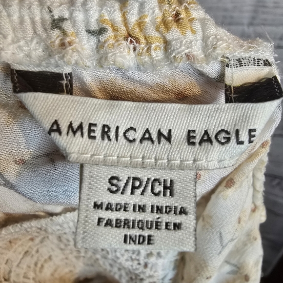 American Eagle Floral Smocked Crop Top - White and Yellow Womans Size Small - Picture 5 of 6